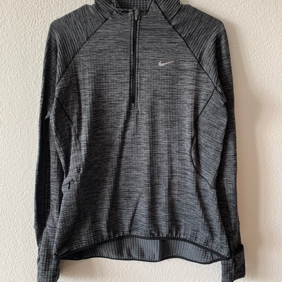 Nike Tops - WOMEN'S NIKE ELEMENT SPHERE HALF-ZIP TRAINING TOP